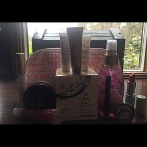 New cosmetics Bag 11 new Full/Trial Size cosmetics